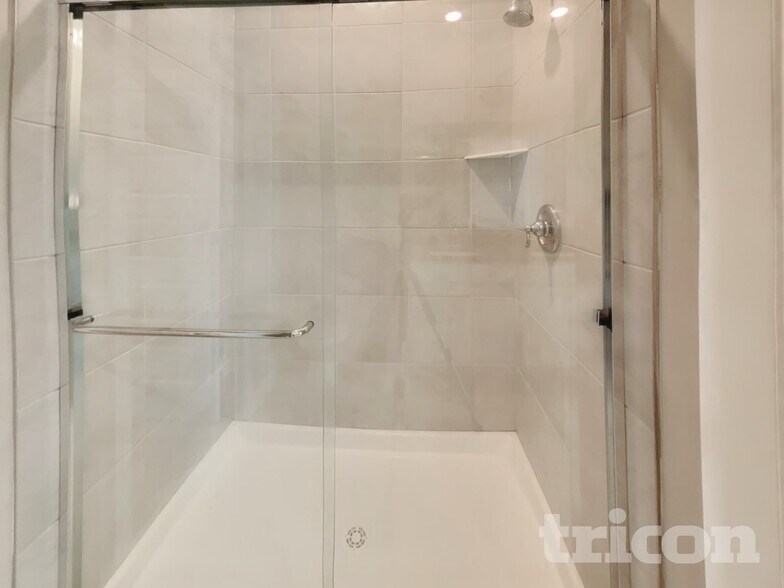 Building Photo - 224 Bluestem Ln