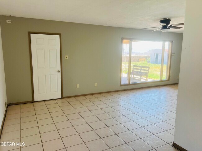 Building Photo - 356 Ridgemont Dr