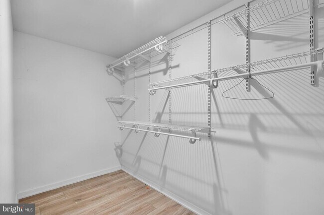 Building Photo - 385 Martin St