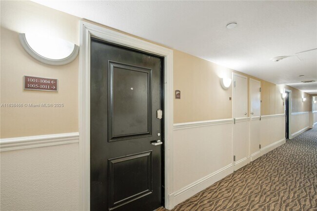 Building Photo - 9499 Collins Ave