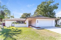 Building Photo - 2704 Woodview Ct