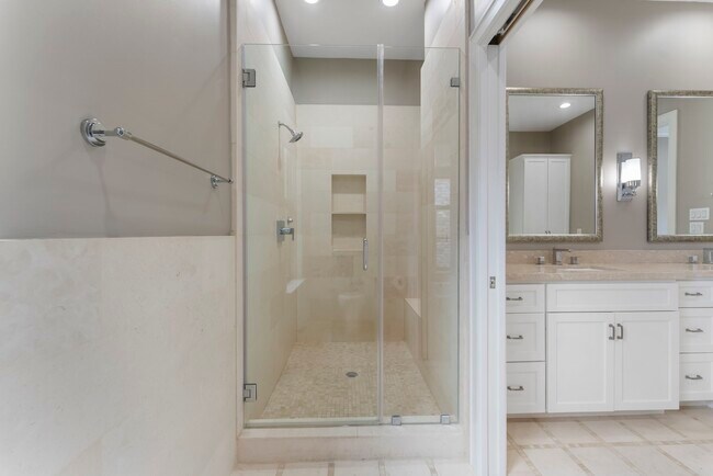 Building Photo - 14 Jetty Point Dr