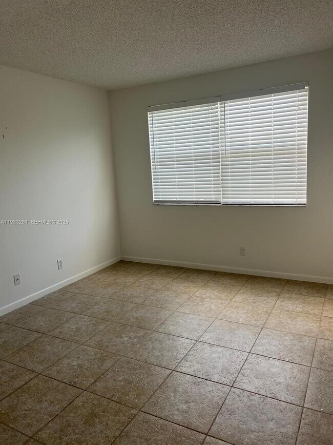 Building Photo - 8821 Wiles Rd