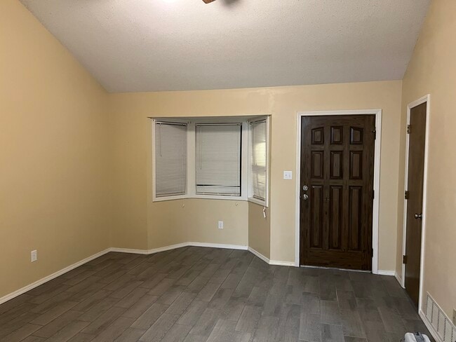 Building Photo - 1603 Brooken Hill Dr