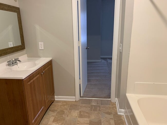 Building Photo - 4416