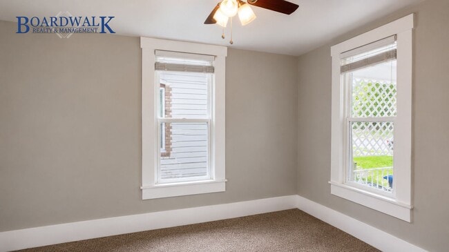 Building Photo - Cozy Private Bedroom in House Share