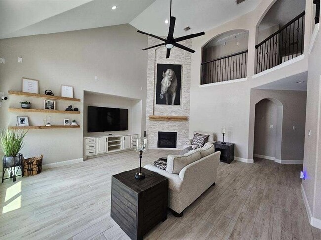 Building Photo - 1000 Bolivar Point Ln