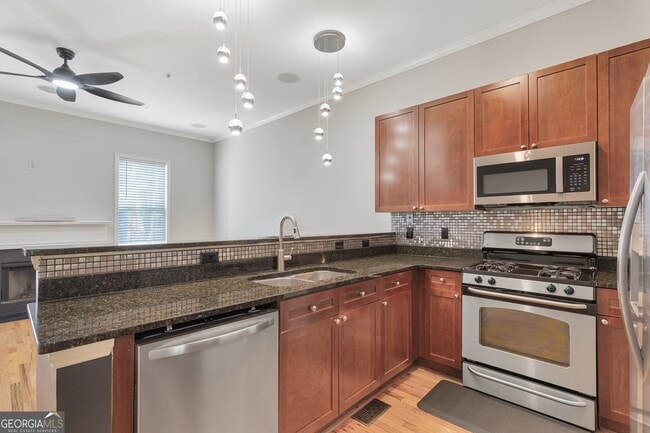 Building Photo - 1953 Sterling Oaks Cir NE