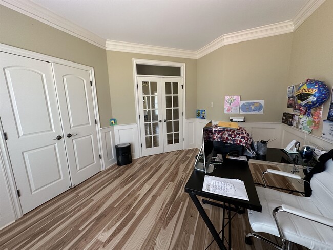 Building Photo - 9328 Owl Hill Dr