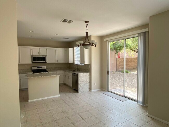 Building Photo - 6005 Linosa Ct