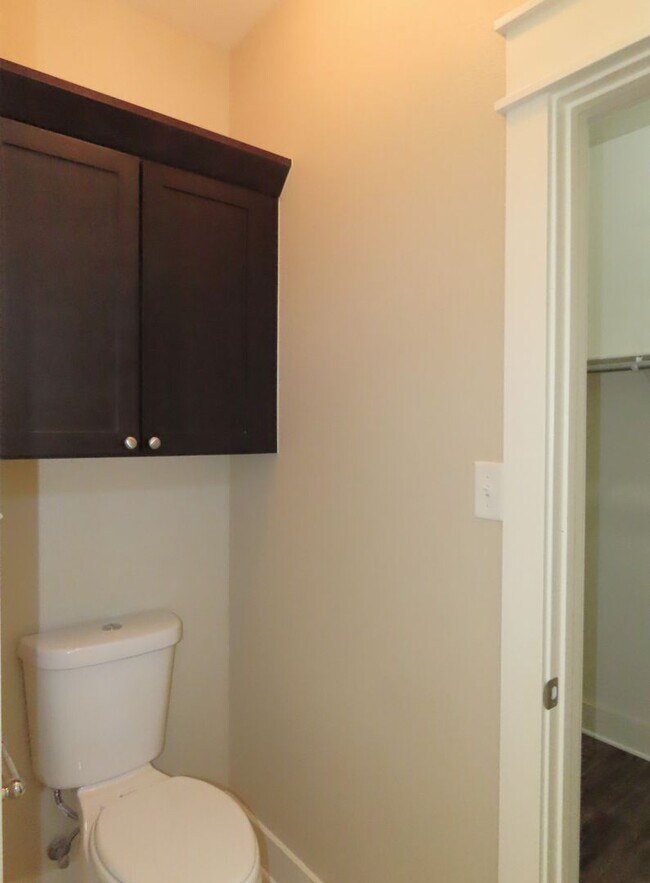 Building Photo - South Tyler! Stunning 5 Bedroom, 3.5 Bath ...