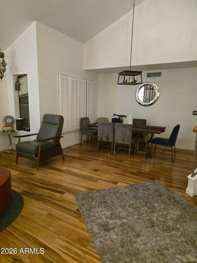Building Photo - 314 N Cobblestone St