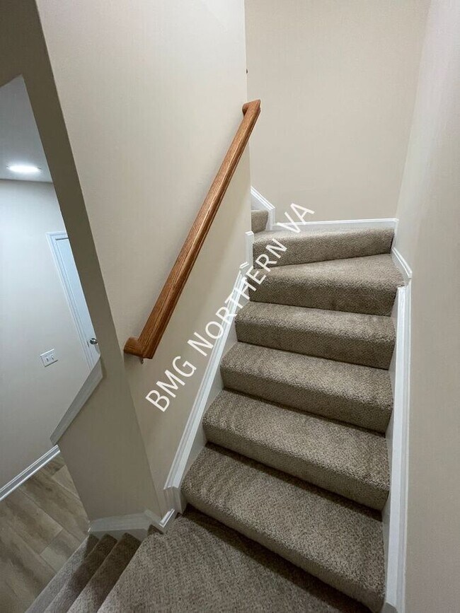 Building Photo - 22525 Maison Carree Square