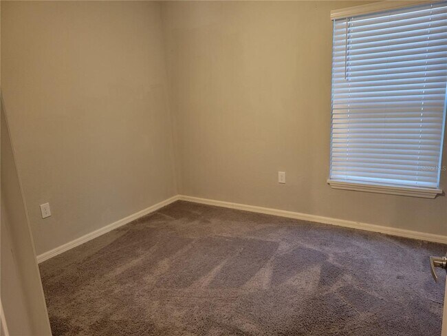 Building Photo - 213 Talladega Ln