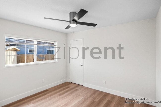 Building Photo - 451 Helen Ave