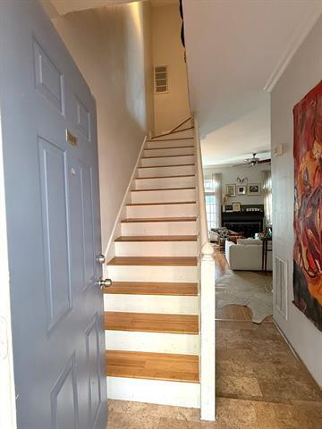 Building Photo - 4424 Holland Ave