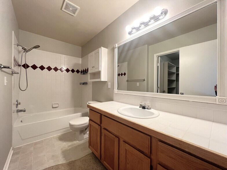 Building Photo - 4160 E Carnation Ct