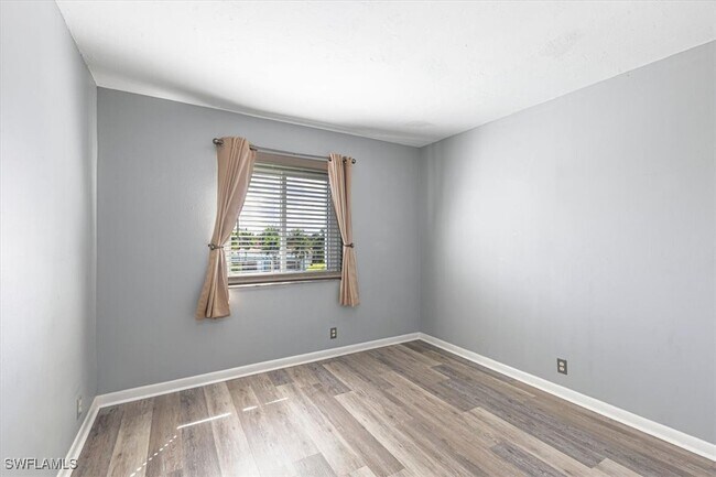 Building Photo - 2885 Palm Beach Blvd