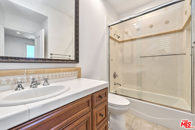 Building Photo - 9 Coral Cay