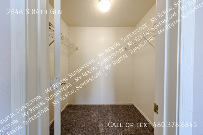Building Photo - 2648 S 84th Gln
