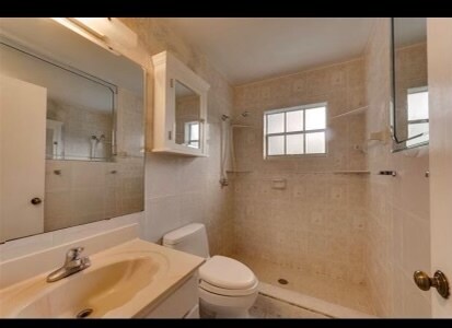 Building Photo - 2492 Sable Ave