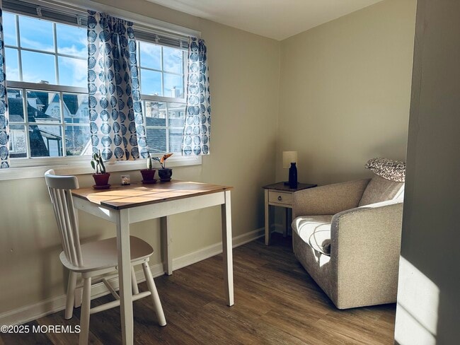 Building Photo - 213 Park Pl Ave