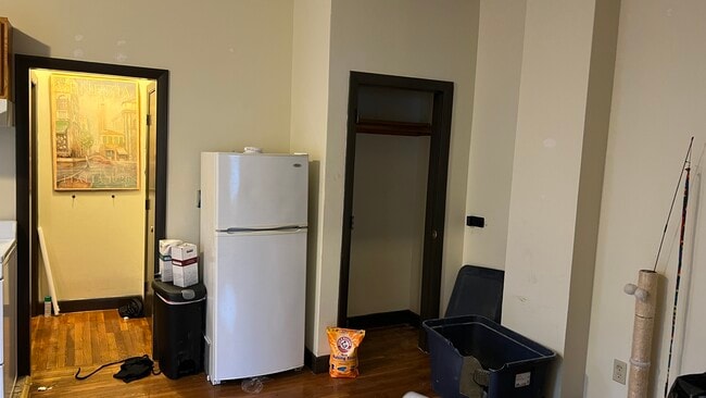 Building Photo - 10 Hyde Park Ave