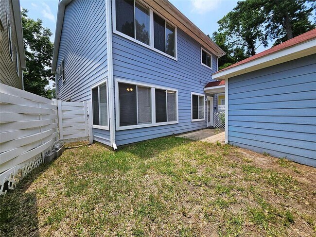 Building Photo - 6106 Spruce Bough Ct