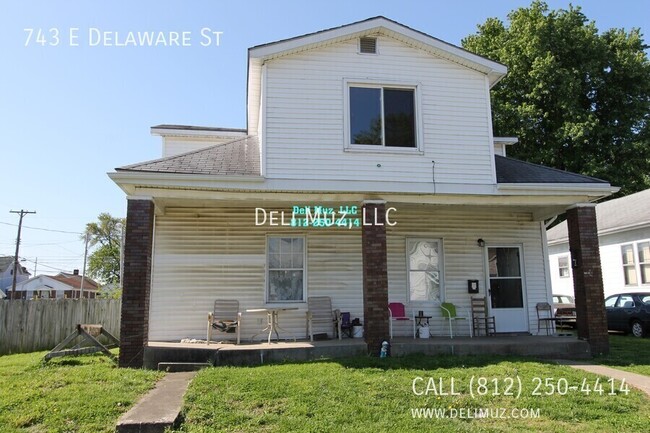 Primary Photo - 743 E Delaware St