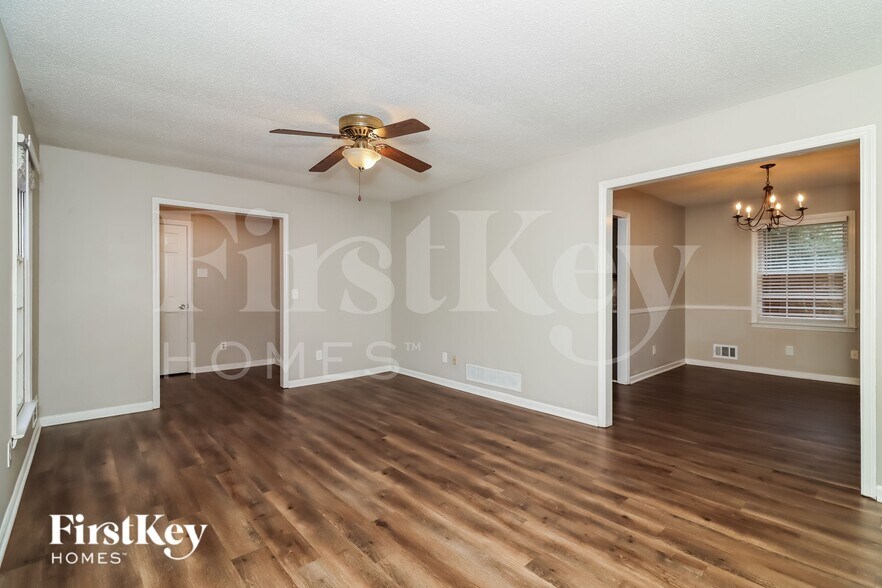 Building Photo - 1570 Sprayberry Dr