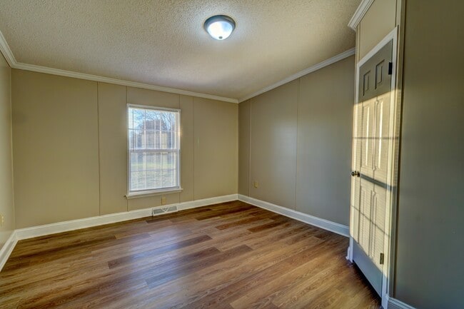 Building Photo - 2210 Stony Point Rd