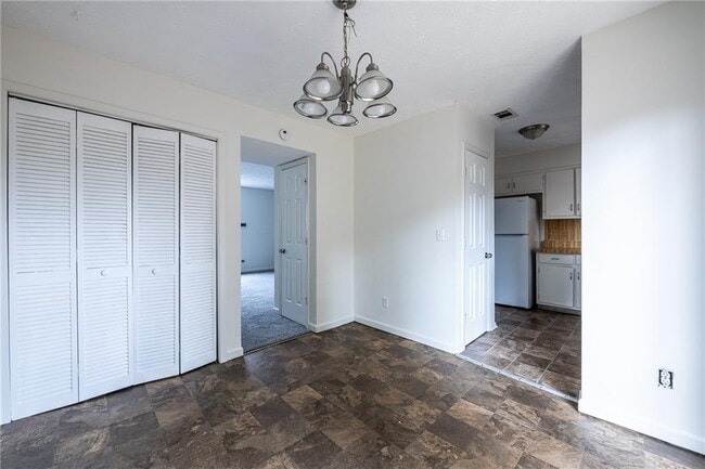 Building Photo - 582 Downing St