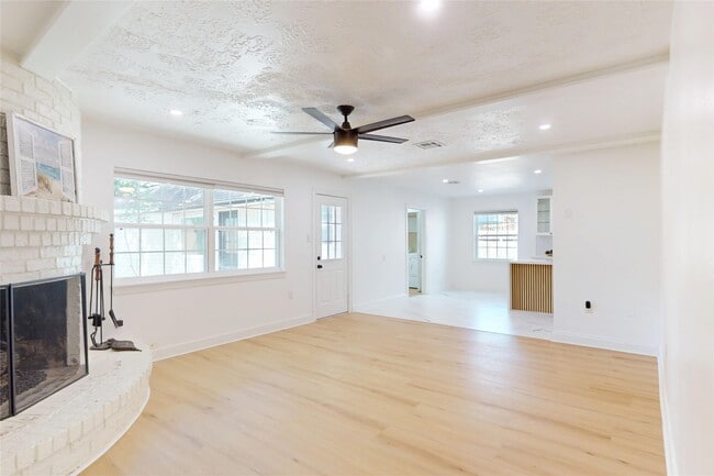 Building Photo - 5731 S Braeswood Blvd