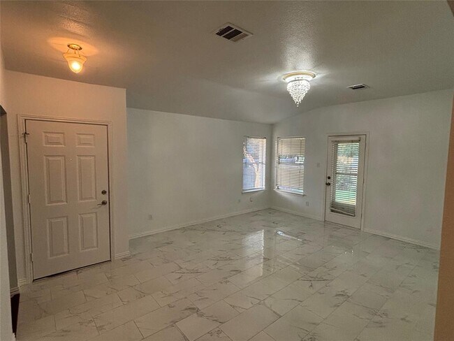 Building Photo - 2068 Buckley Ln