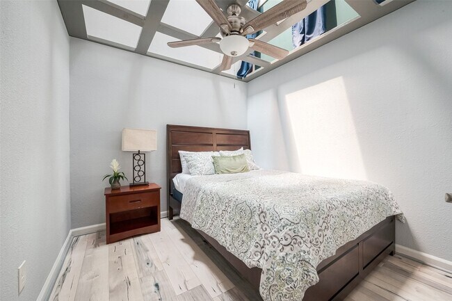 Building Photo - 1723 Rock Fence Dr