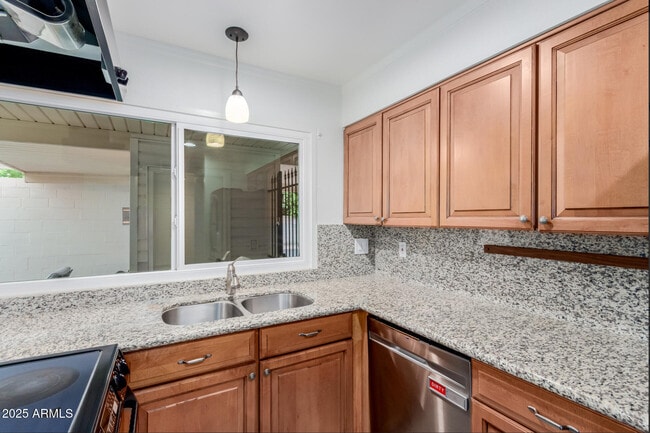 Building Photo - 5105 N Granite Reef Rd