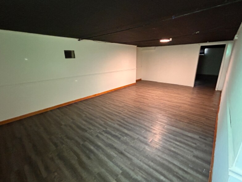 Building Photo - 3019 Roselawn Blvd