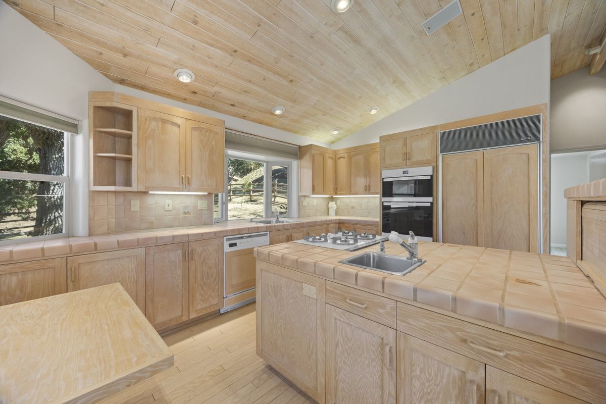 Building Photo - 29861 Greenwater Dr