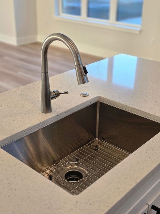 Building Photo - FOR RENT 3 bed, 3.5 bath, 3 level brand new condo