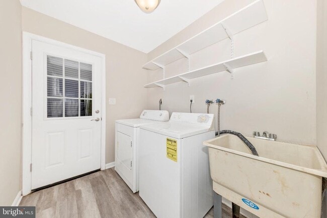 Building Photo - 6257 Light Point Pl