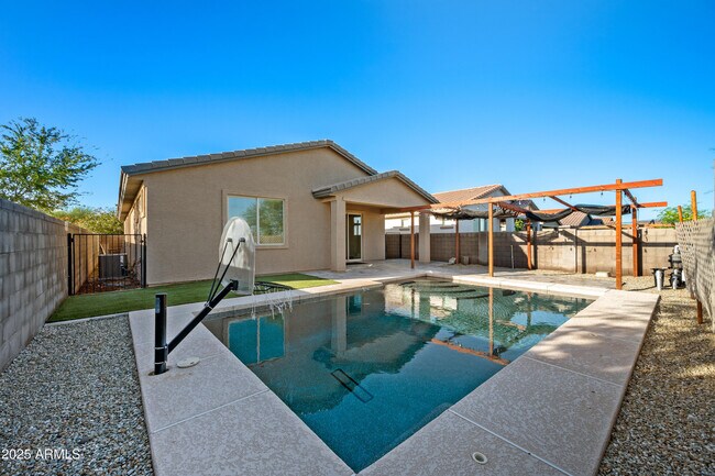 Building Photo - 2814 W Apollo Rd