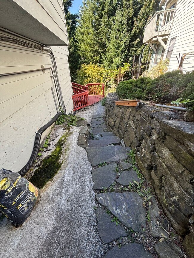 Building Photo - TRA3106