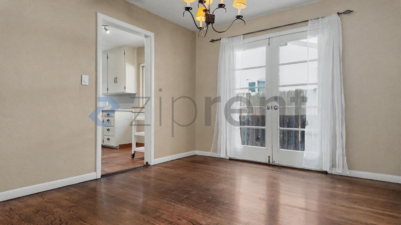 Building Photo - Unit