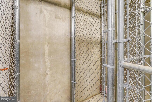 Building Photo - 1020 N Highland St