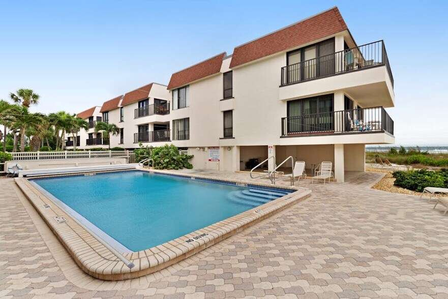 Building Photo - 5806 Gulf Dr