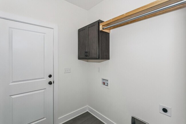 Building Photo - 5115/17 S Chase Ave
