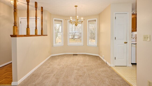Building Photo - For Rent: 3BR, 2BA home with garage for re...