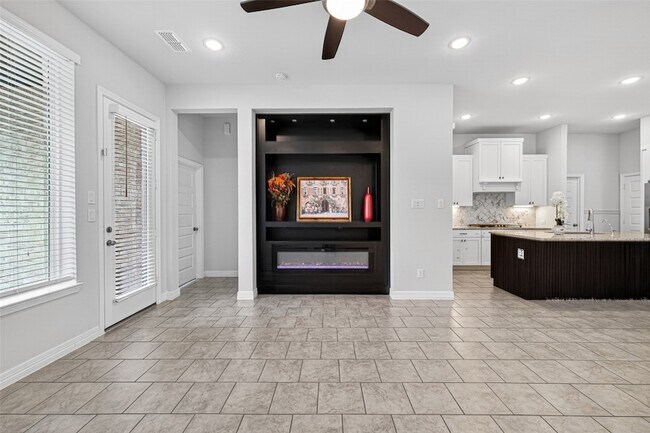 Building Photo - 6602 Albany Forest Ct