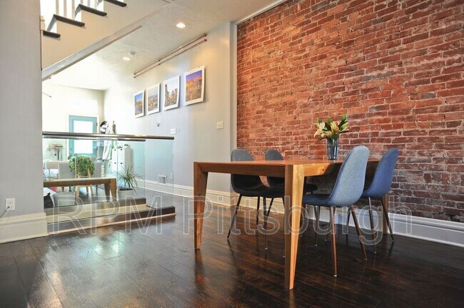 Building Photo - 4016 Willow St
