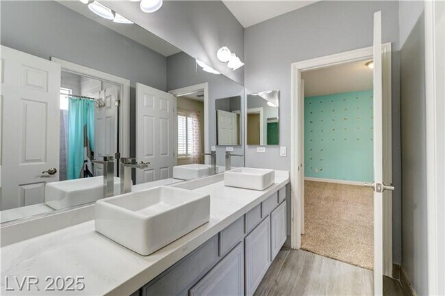 Building Photo - Stunning Home in Gated Community ~ Paseos ...